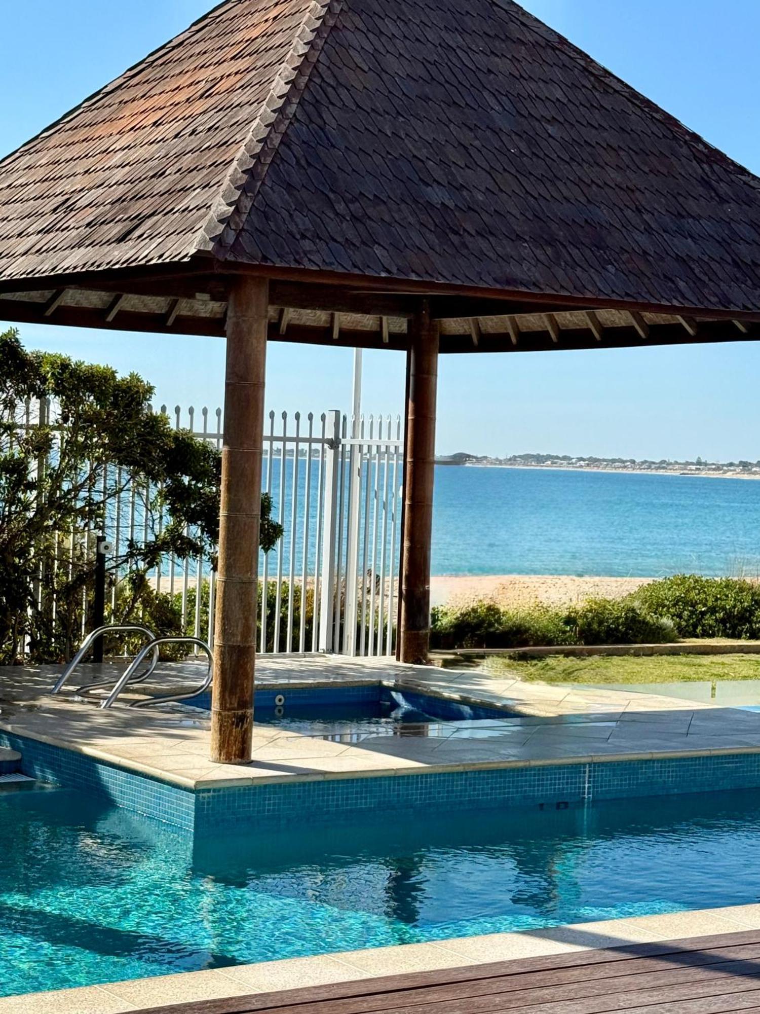 Tempel By The Sea Mandurah Kültér fotó